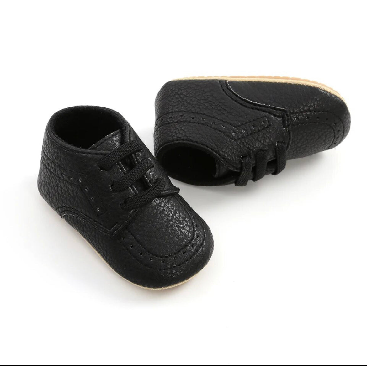 Leather baby shoe with elastic